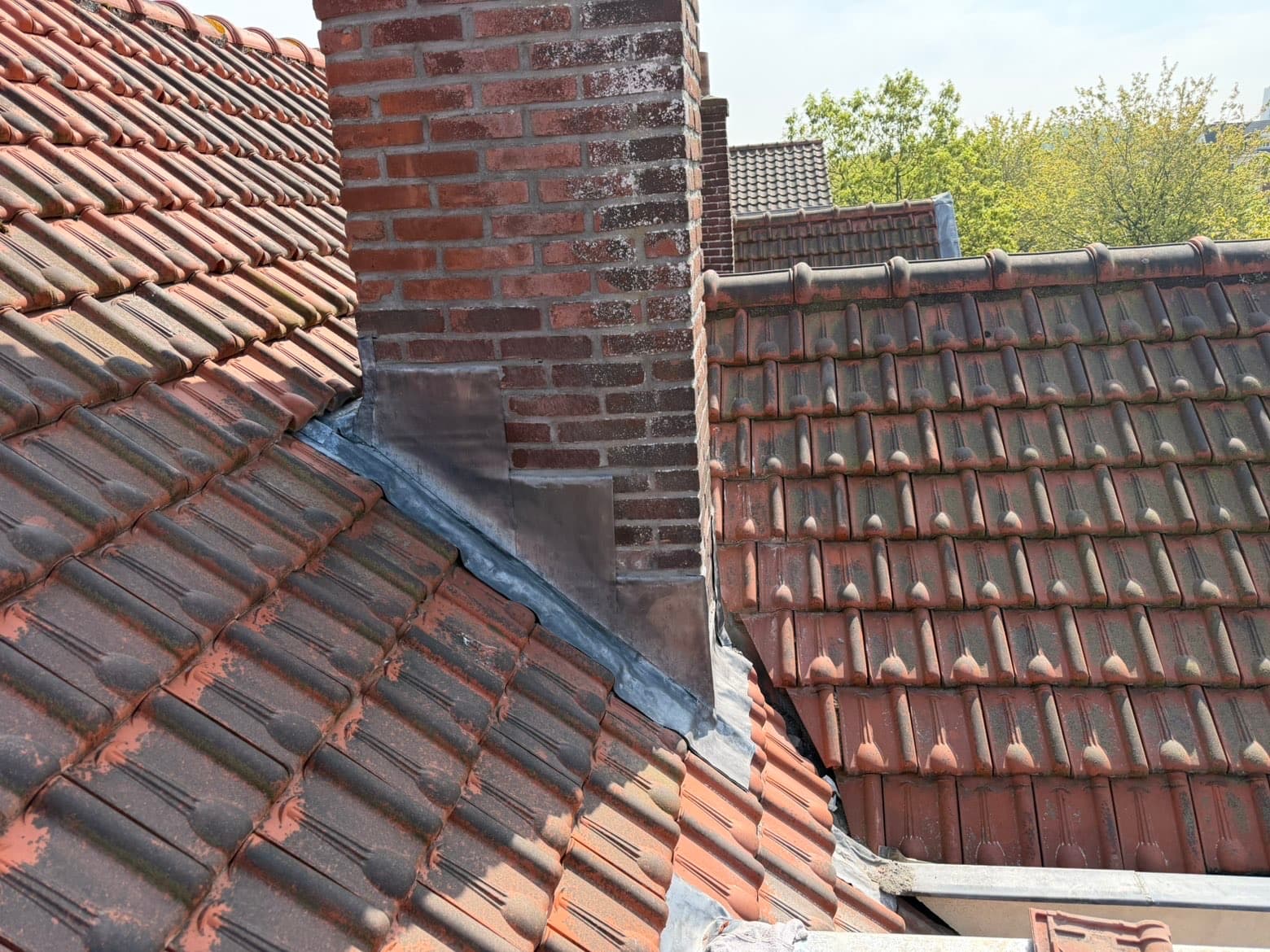 Schoorsteen renovatie – lood vervangen Nederland